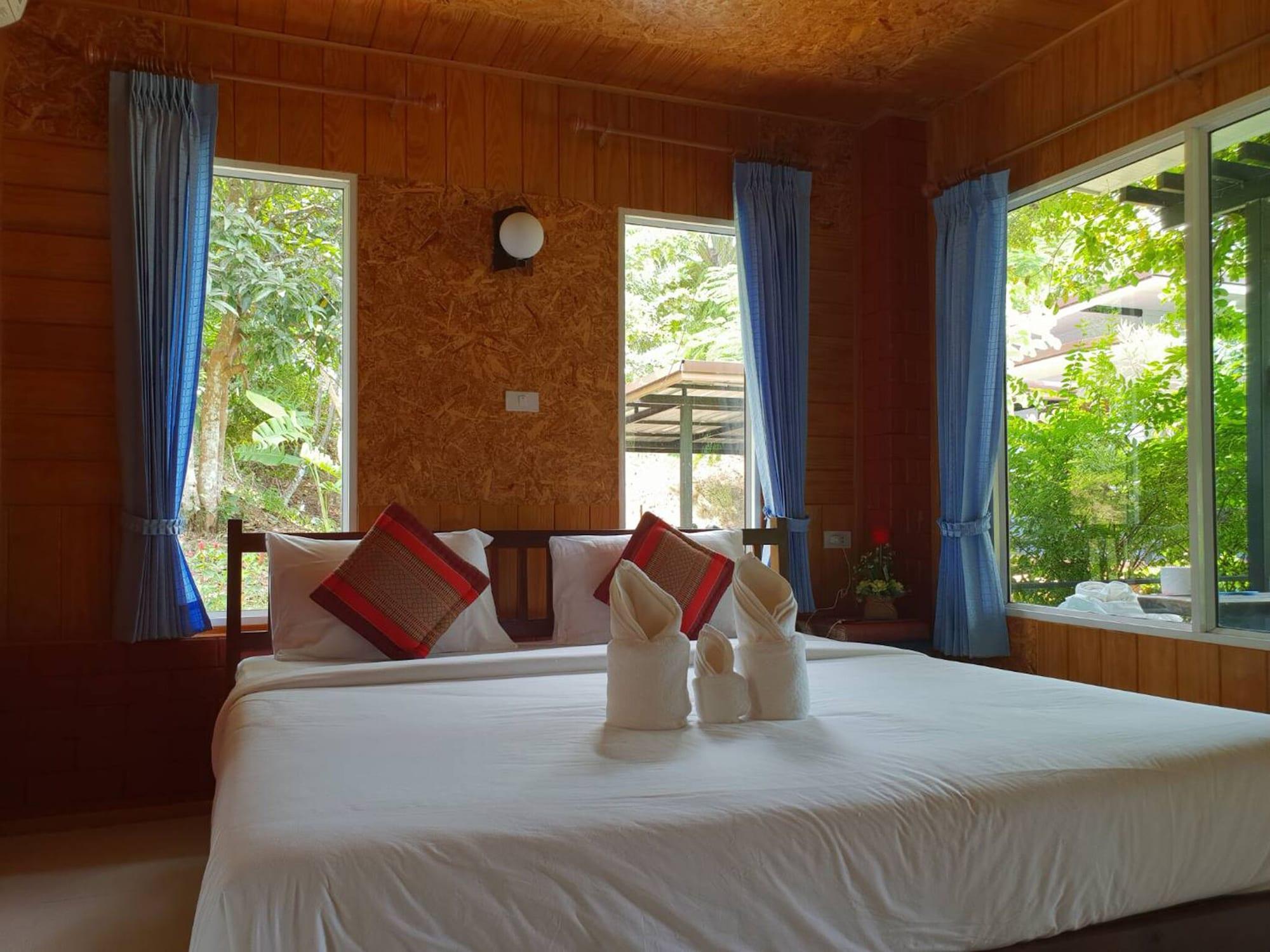 Baan Suan Hill Resort Ban Tha Khun Exterior photo